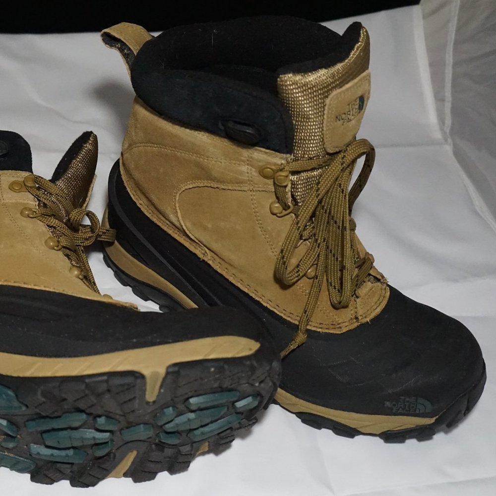 NORTH FACE WATERPROOF INSULATED BOOTS